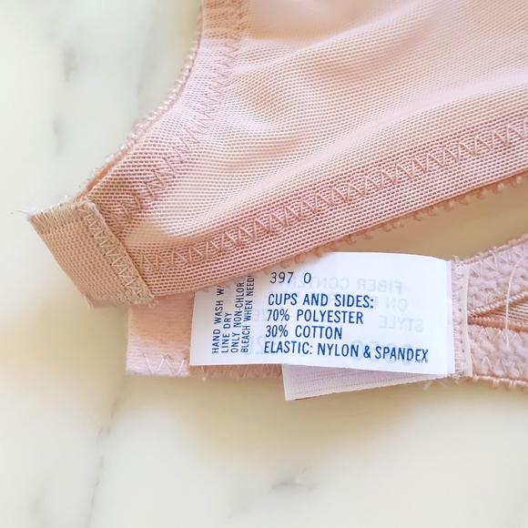 NWOT. Frederickas of Hollywood Lace and Padded with Adjustable Straps 32B Bra. - Picture 5 of 5